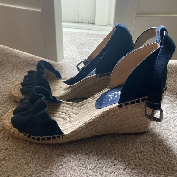 Splendid Navy Ruffle Wedges - Picture 3 of 4